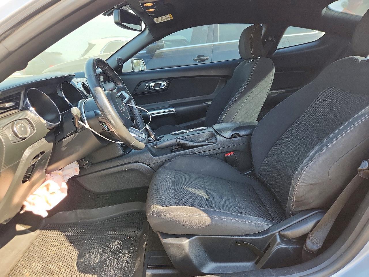 2016 Ford Mustang - zdjęcie 7