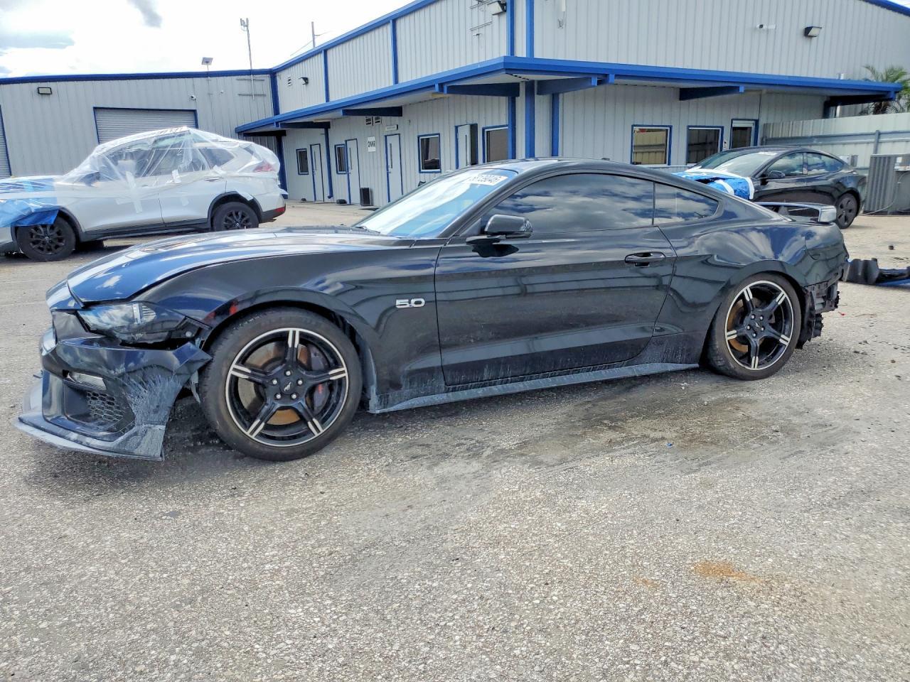 2021 Ford Mustang Gt - zdjęcie główne
