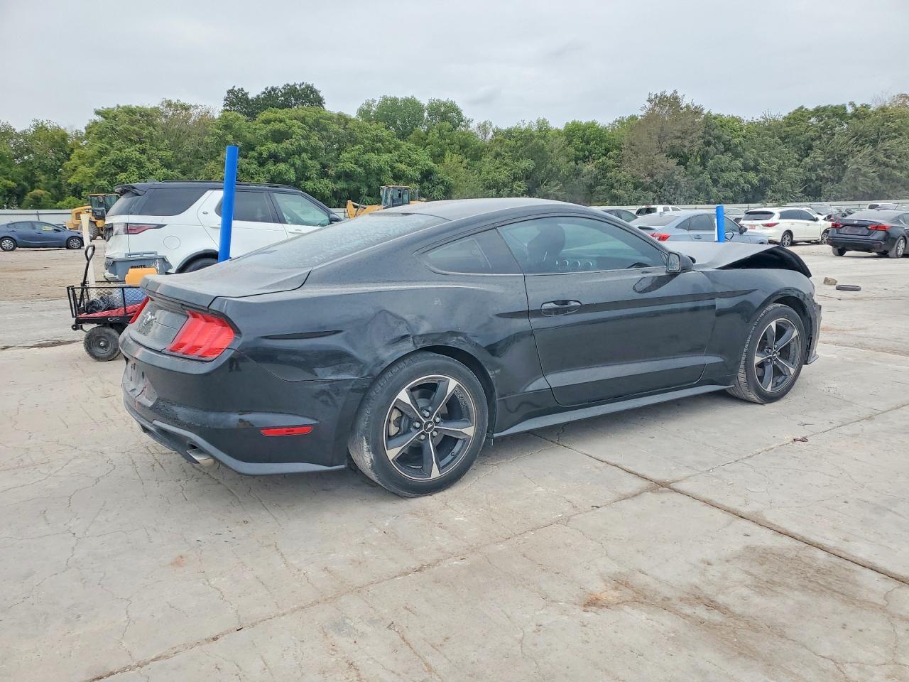 2018 Ford Mustang - zdjęcie 3