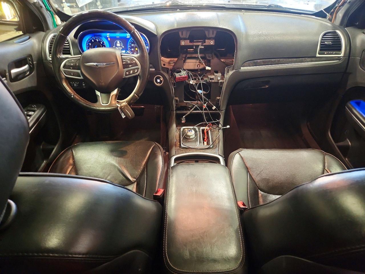 2017 Chrysler 300C - zdjęcie 8