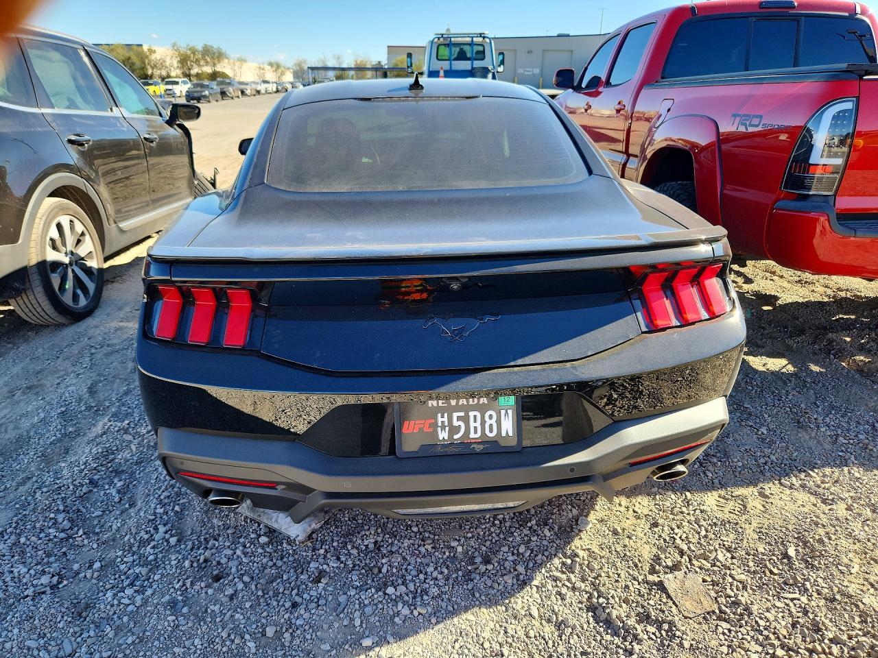 2026 Ford Mustang - zdjęcie 6