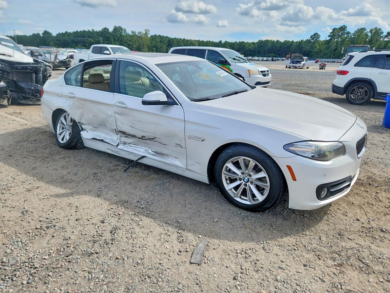 2015 BMW Seria 5 528i - zdjęcie 4