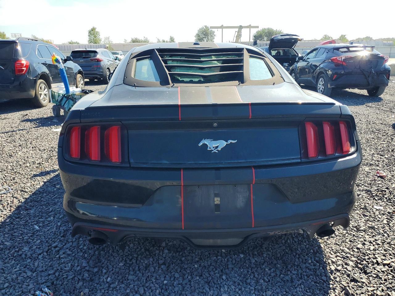 2016 Ford Mustang - zdjęcie 6