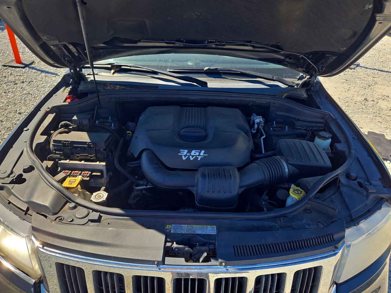 2013 Jeep Grand Cherokee Laredo - zdjęcie 12