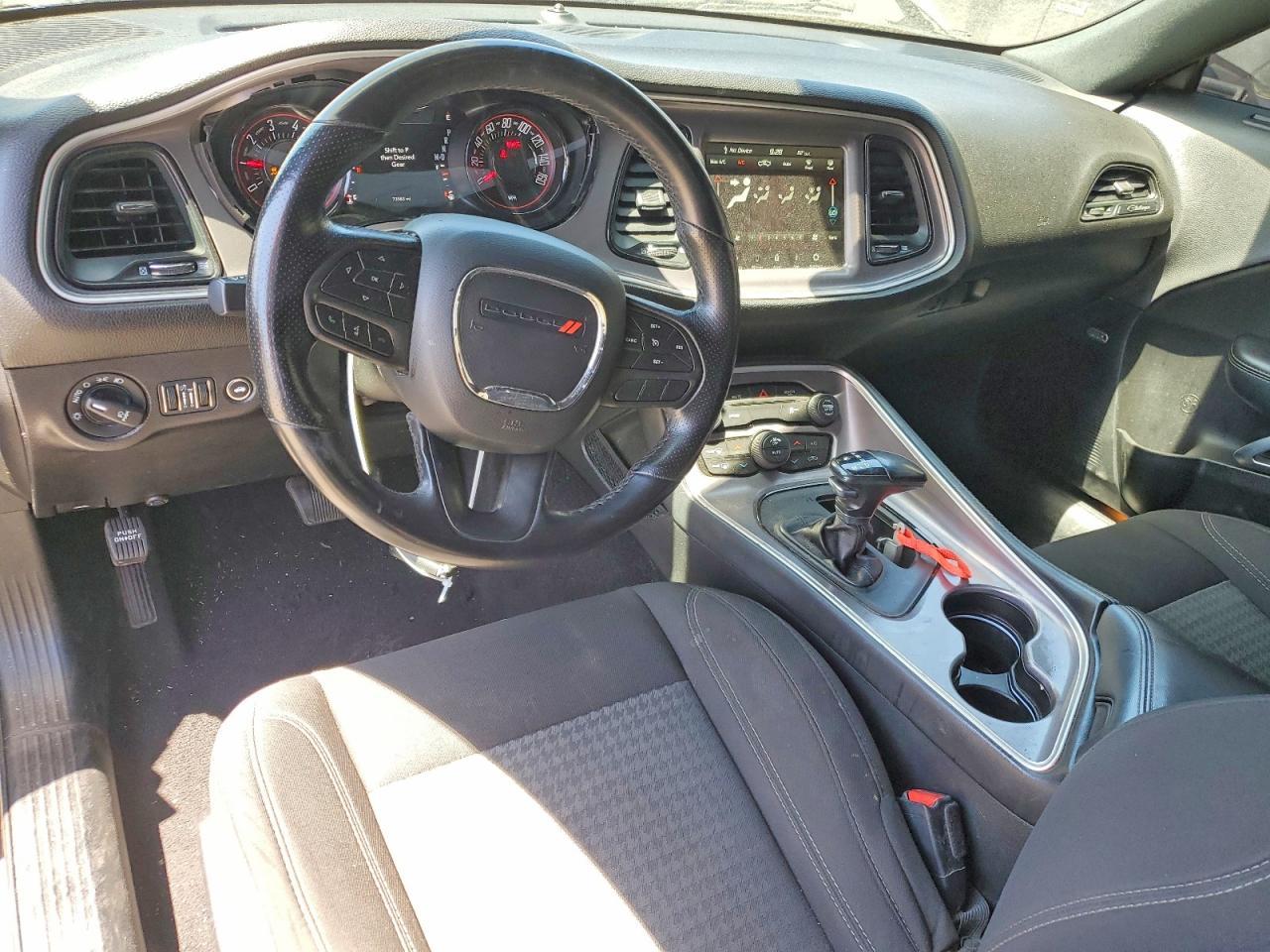 2022 Dodge Challenger Sxt - zdjęcie 8