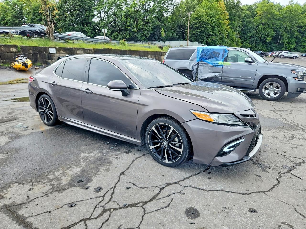 2020 Toyota Camry Xse - zdjęcie 4