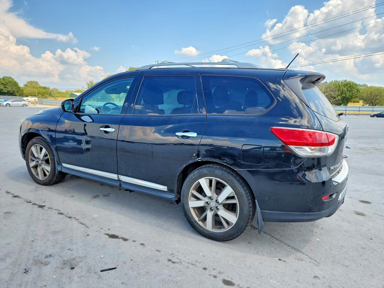 2014 Nissan Pathfinder S - zdjęcie 2