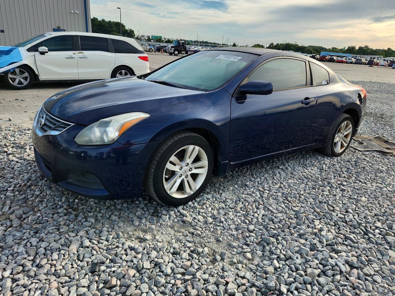 2013 Nissan Altima S - zdjęcie główne