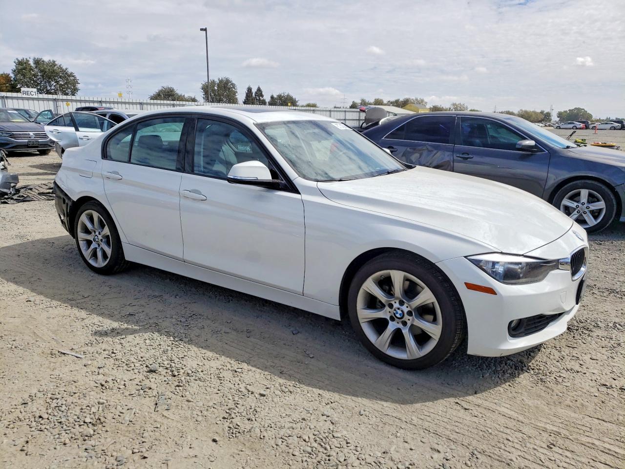 2015 BMW 320 I - zdjęcie 4