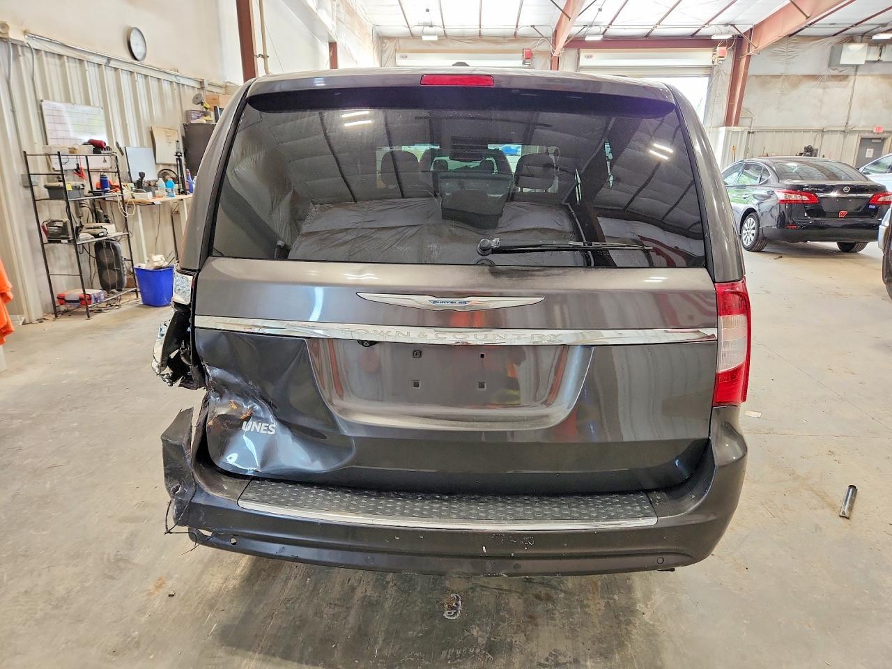 2016 Chrysler Town & Country Touring - zdjęcie 6