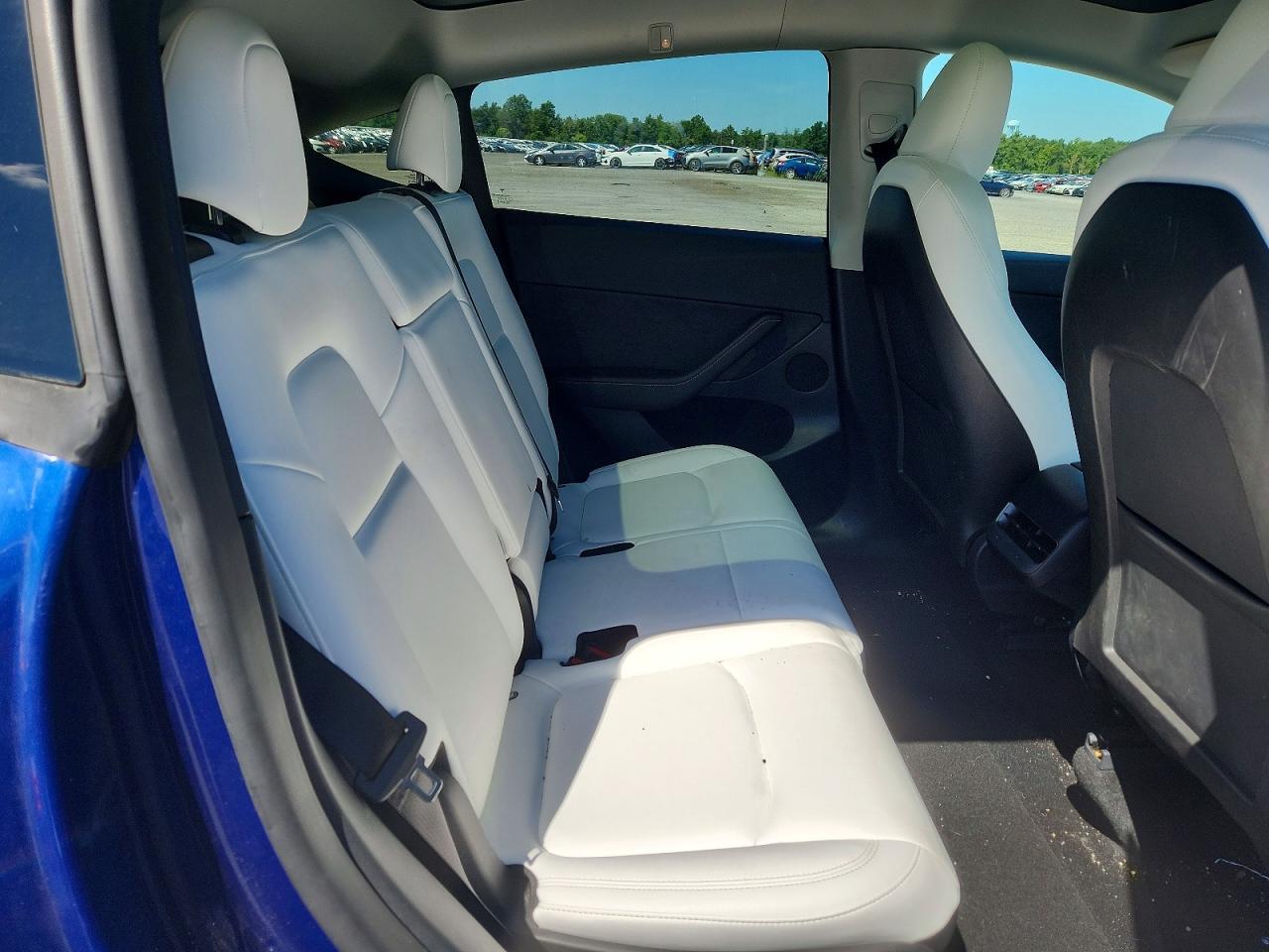 2024 Tesla Model Y - zdjęcie 10