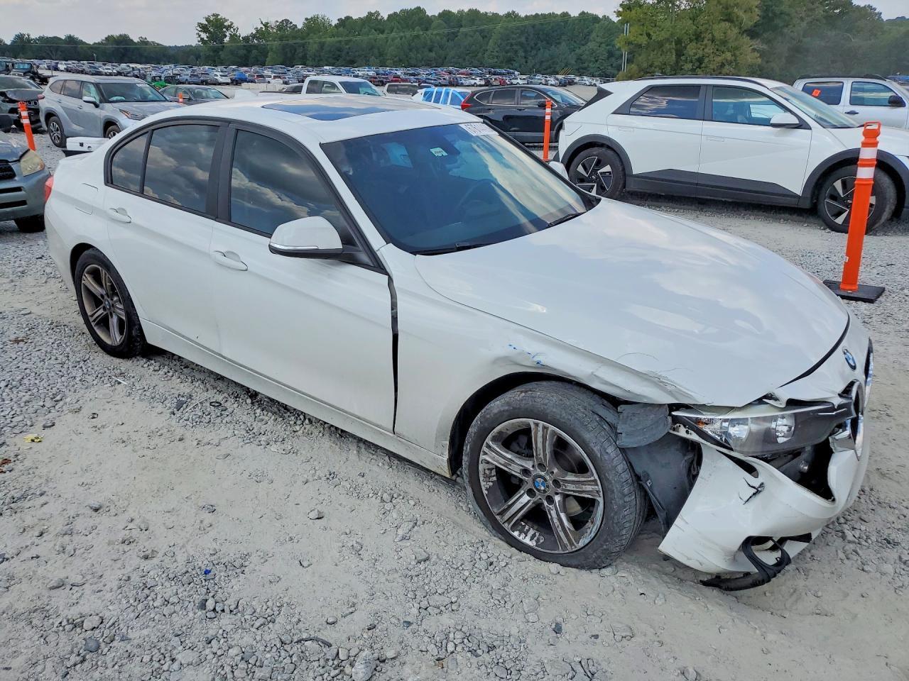2014 BMW 320 I xDrive - zdjęcie 4