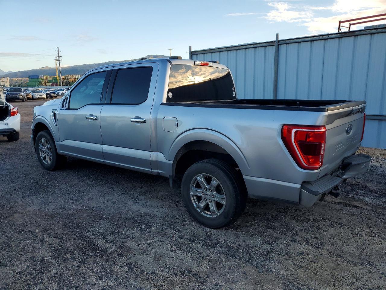 2021 Ford F150 Supercrew - zdjęcie 2