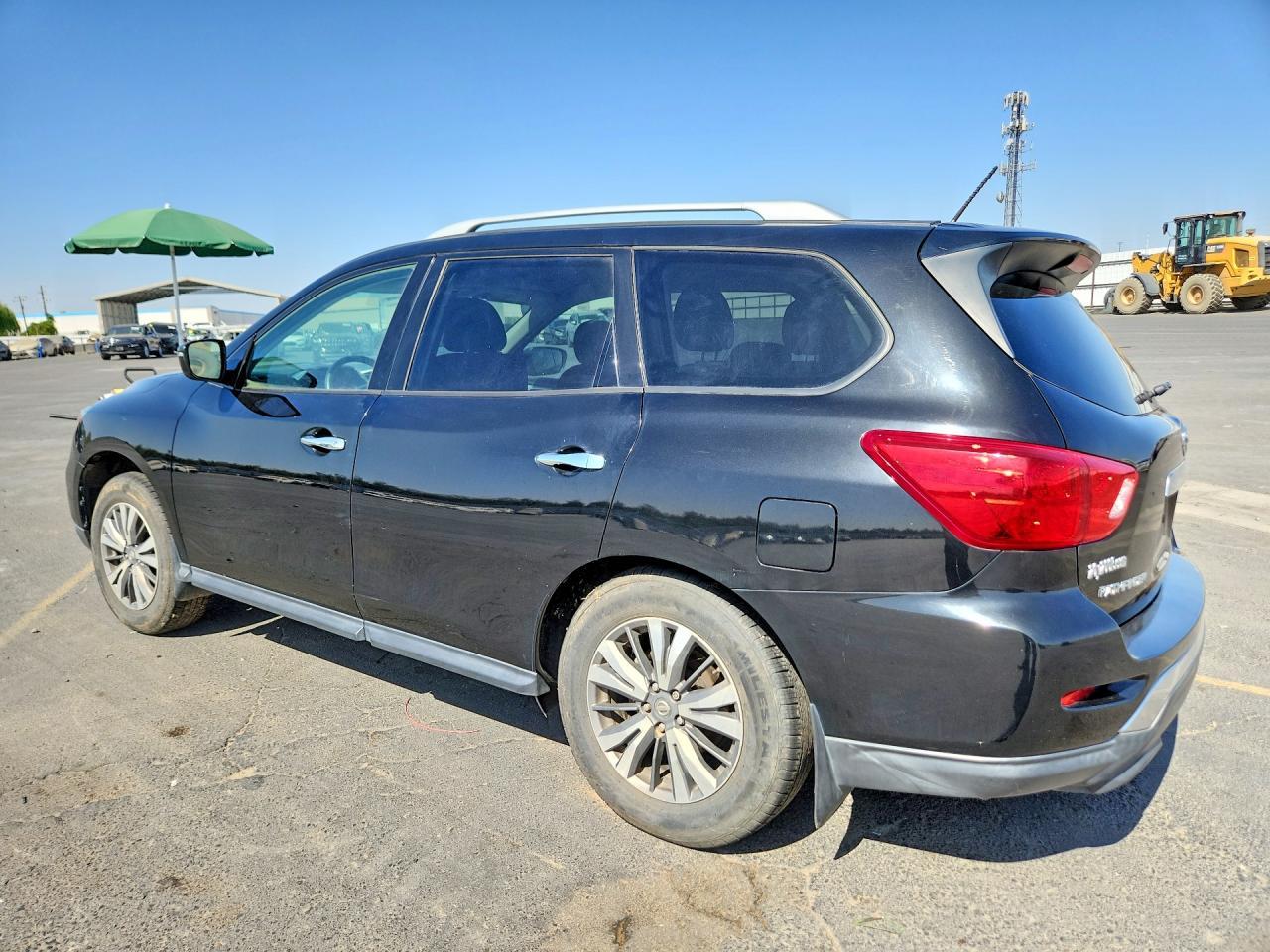2018 Nissan Pathfinder S - zdjęcie 2