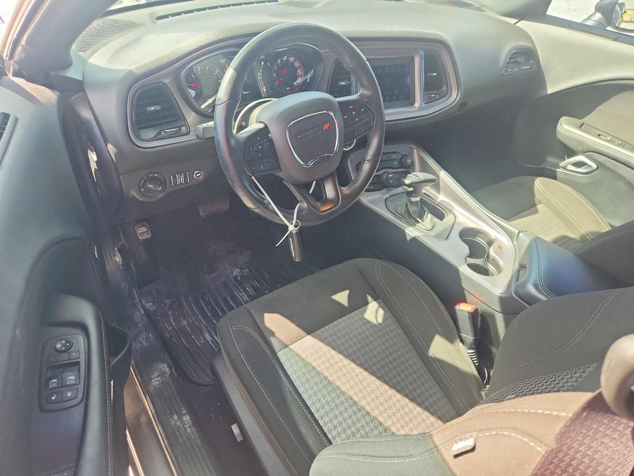 2023 Dodge Challenger Sxt - zdjęcie 8