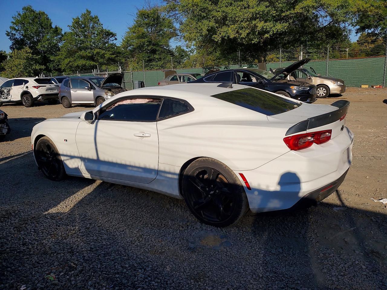 2019 Chevrolet Camaro Ls - zdjęcie 2
