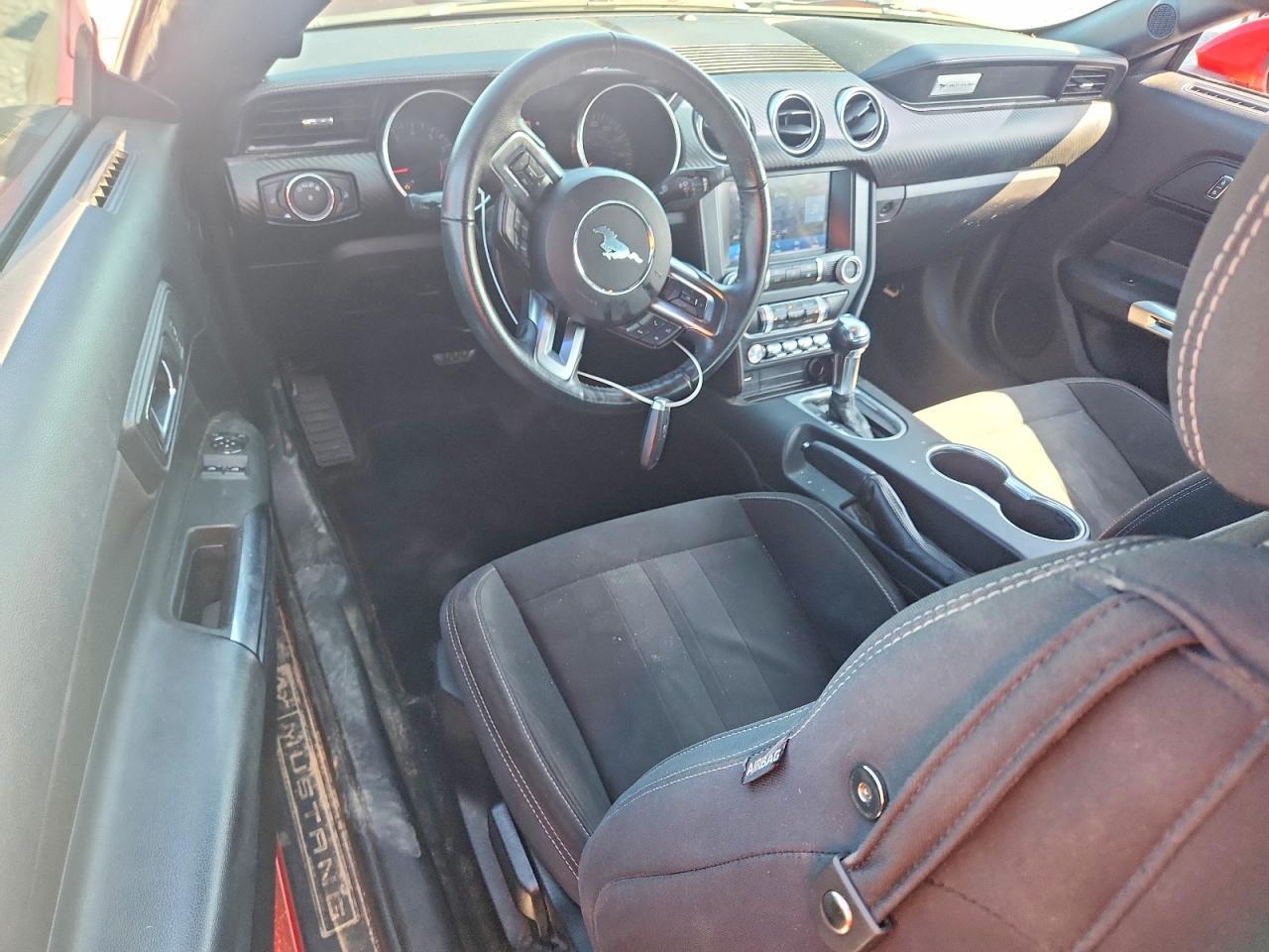 2019 Ford Mustang - zdjęcie 8