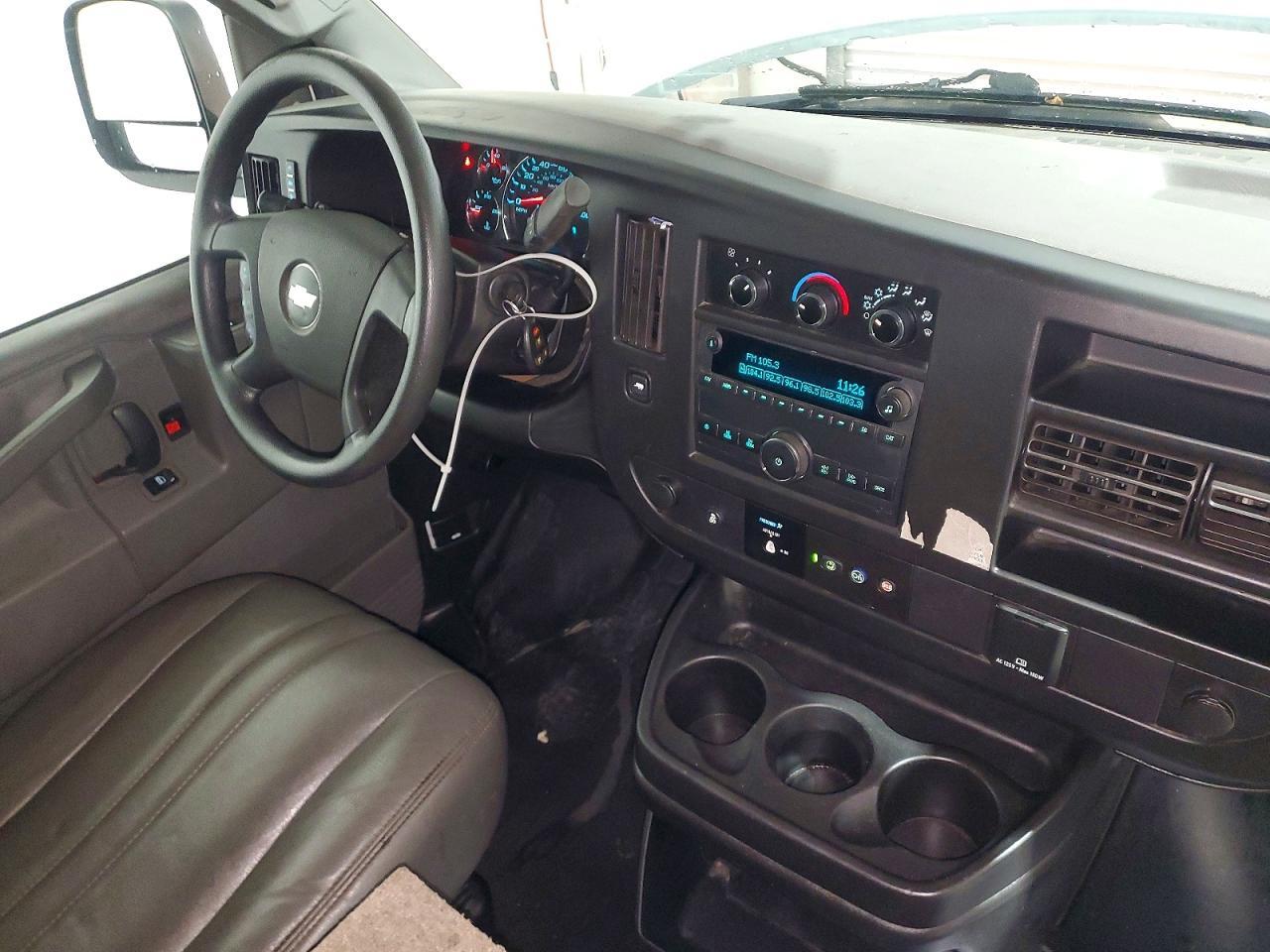 2020 Chevrolet Express G2500 - zdjęcie 8