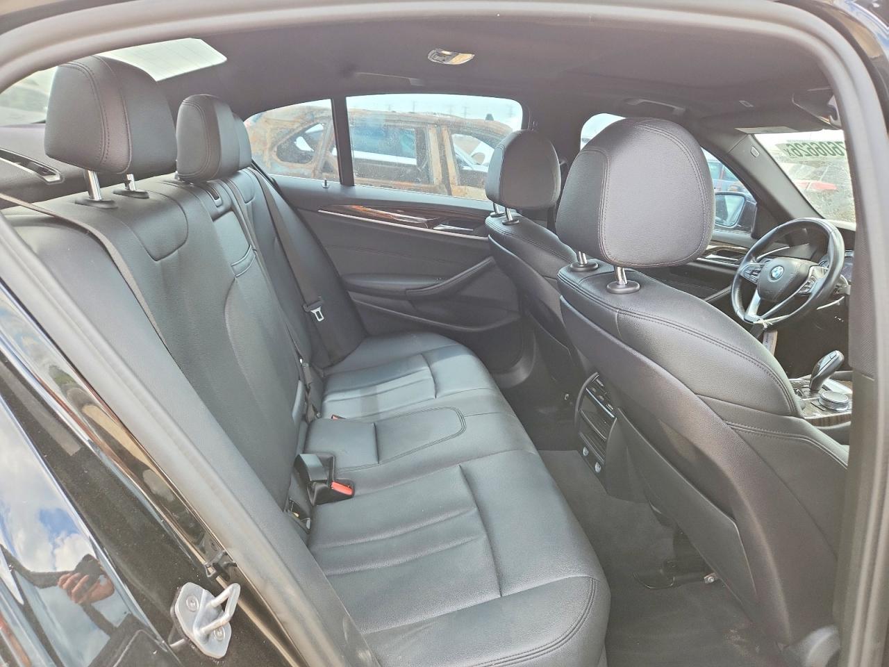 2019 BMW 530 I - zdjęcie 10