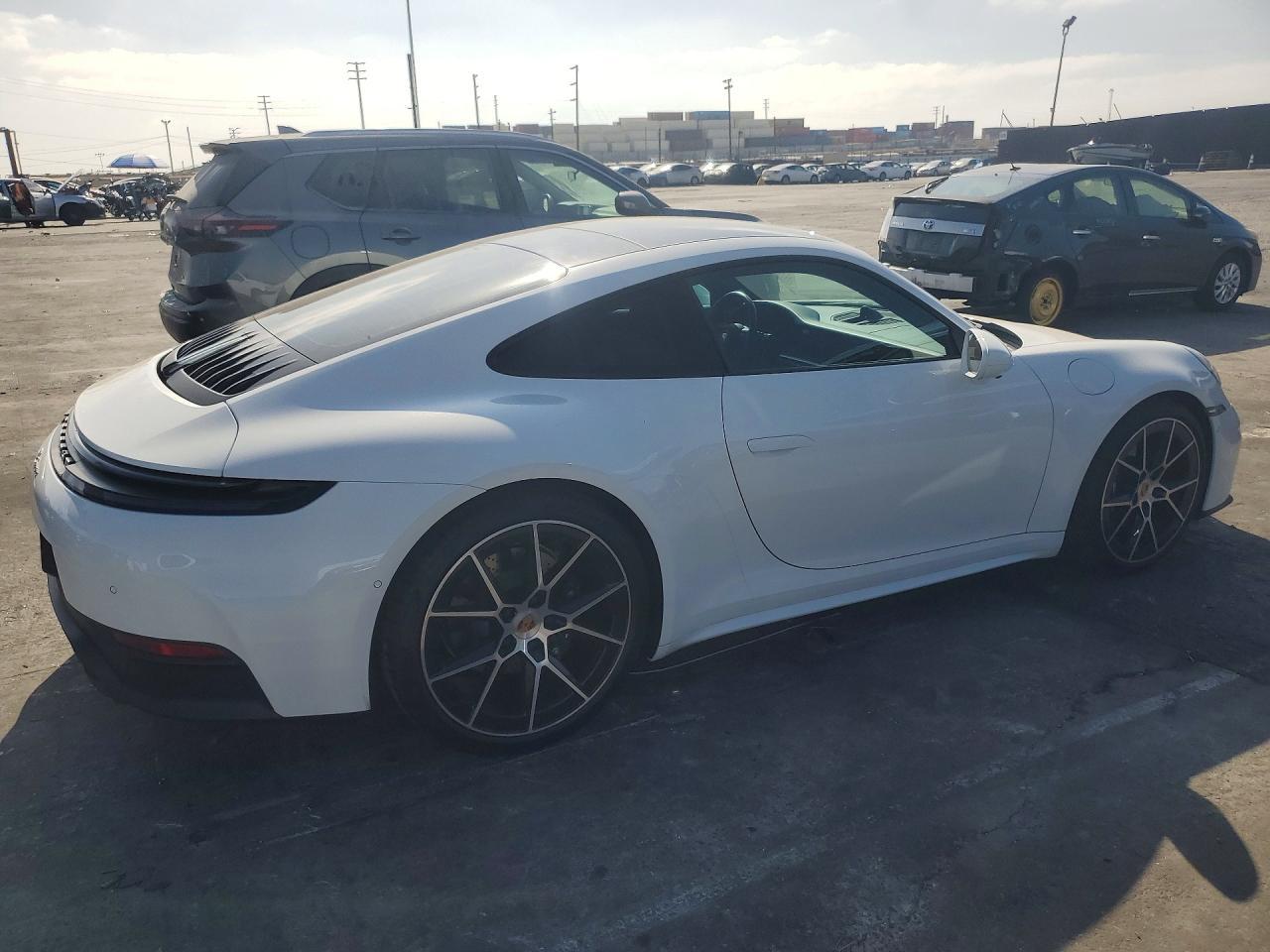 2025 Porsche 911 Carrera - zdjęcie 3