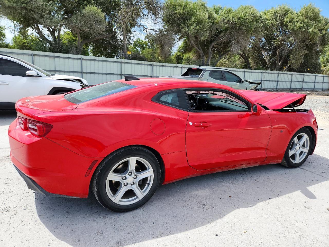 2022 Chevrolet Camaro Ls - zdjęcie 3