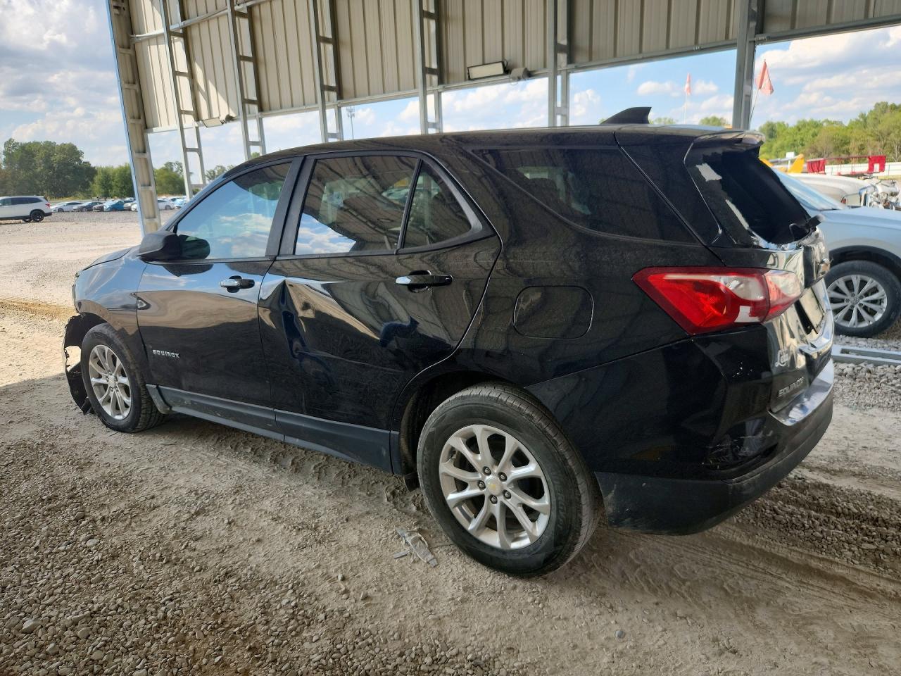 2021 Chevrolet Equinox Ls - zdjęcie 2