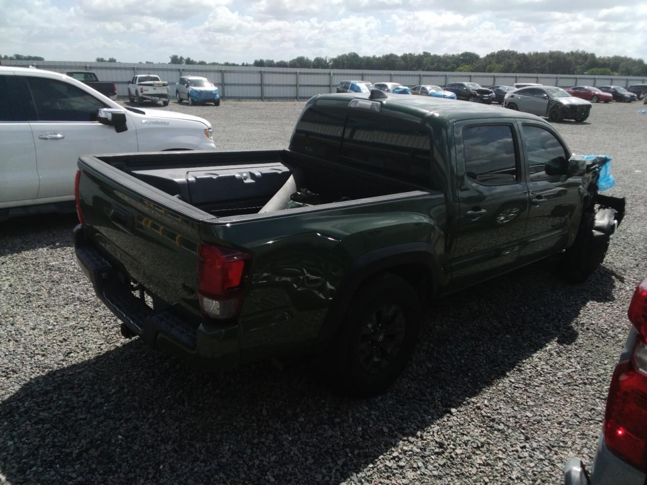 2021 Toyota Tacoma Sr5 V6 - zdjęcie 3