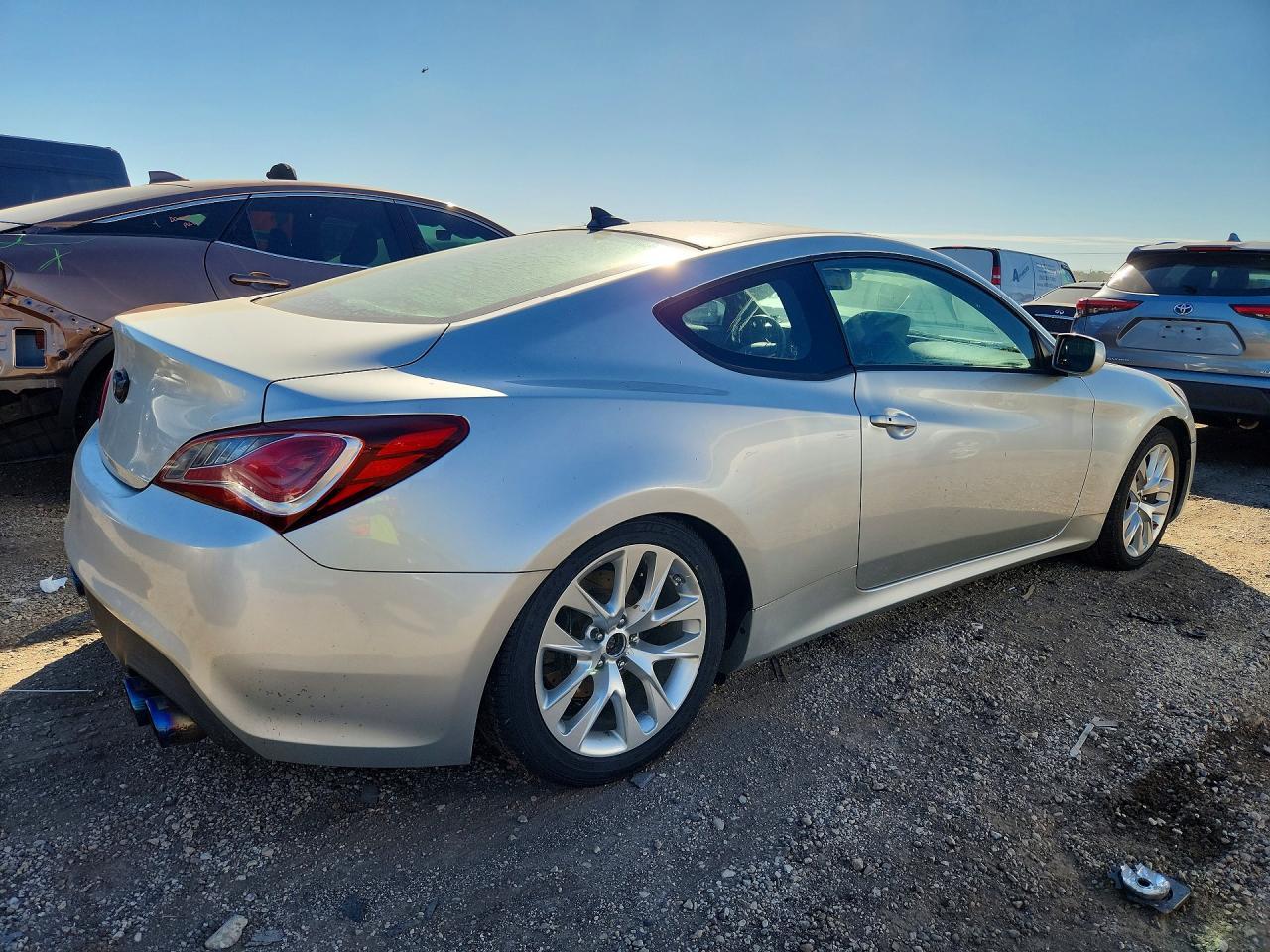 2013 Hyundai Genesis Coupe 2.0T Premium - zdjęcie 3