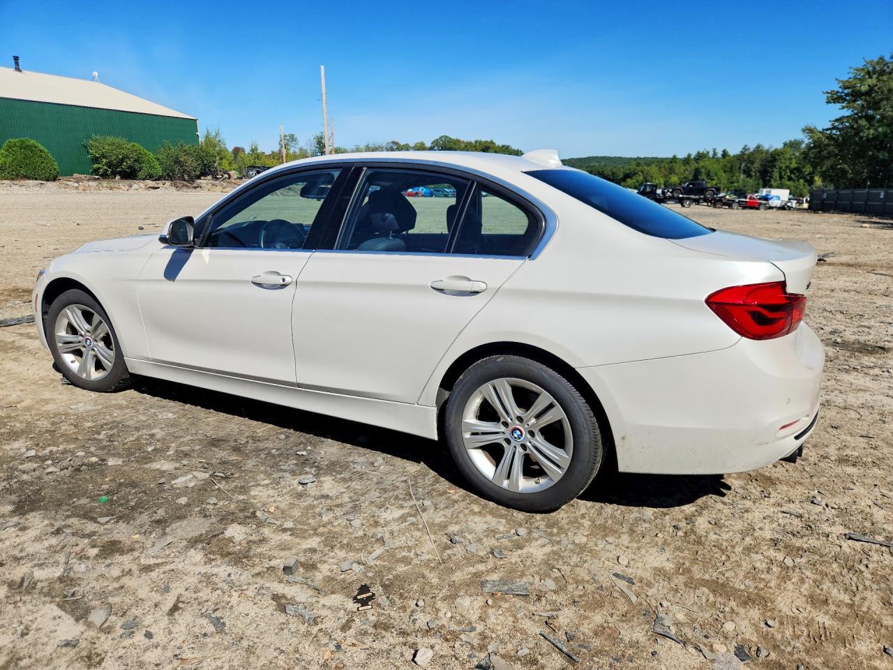 2018 BMW Seria 3 330i - zdjęcie 2
