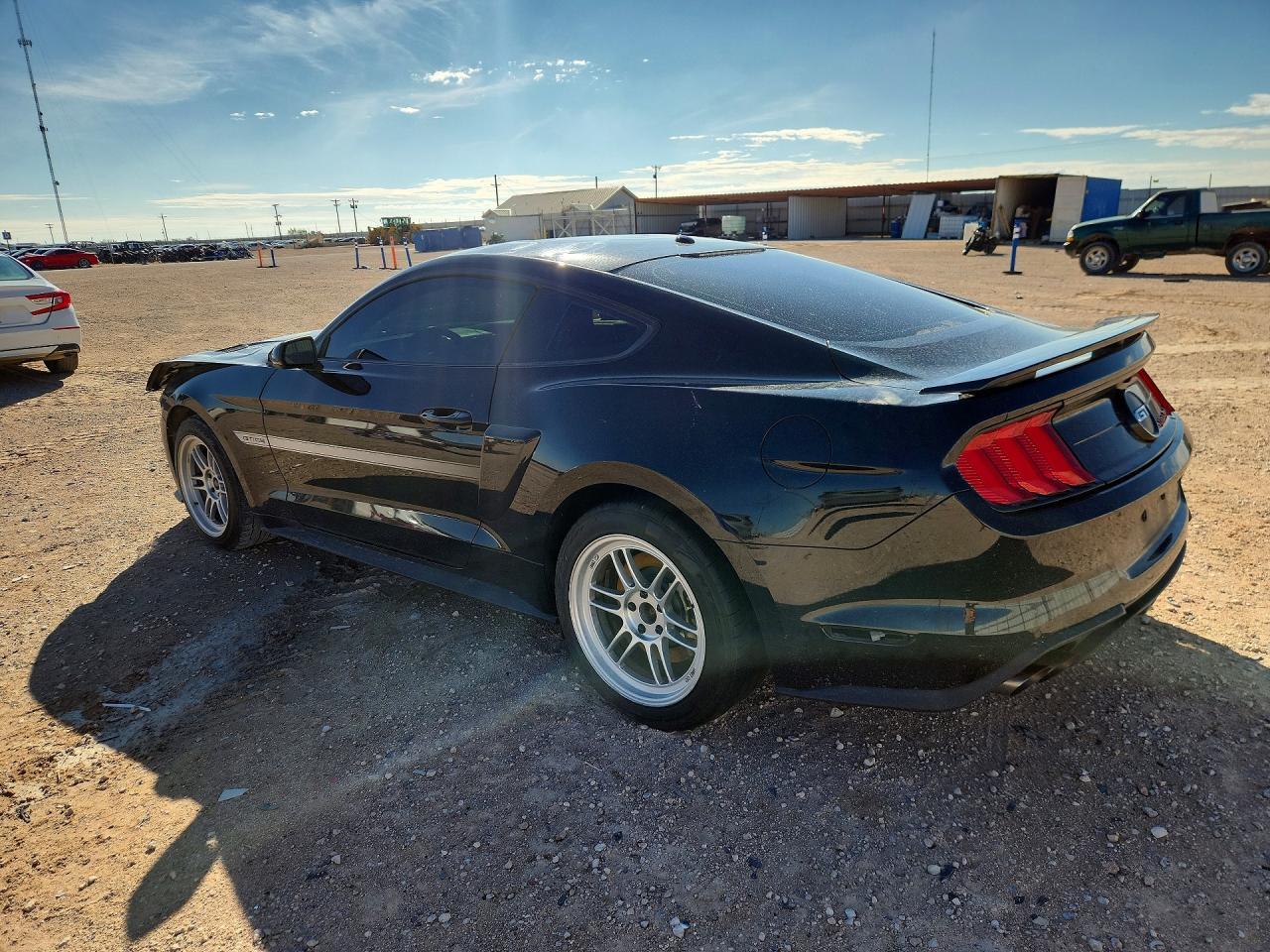 2020 Ford Mustang Gt - zdjęcie 2