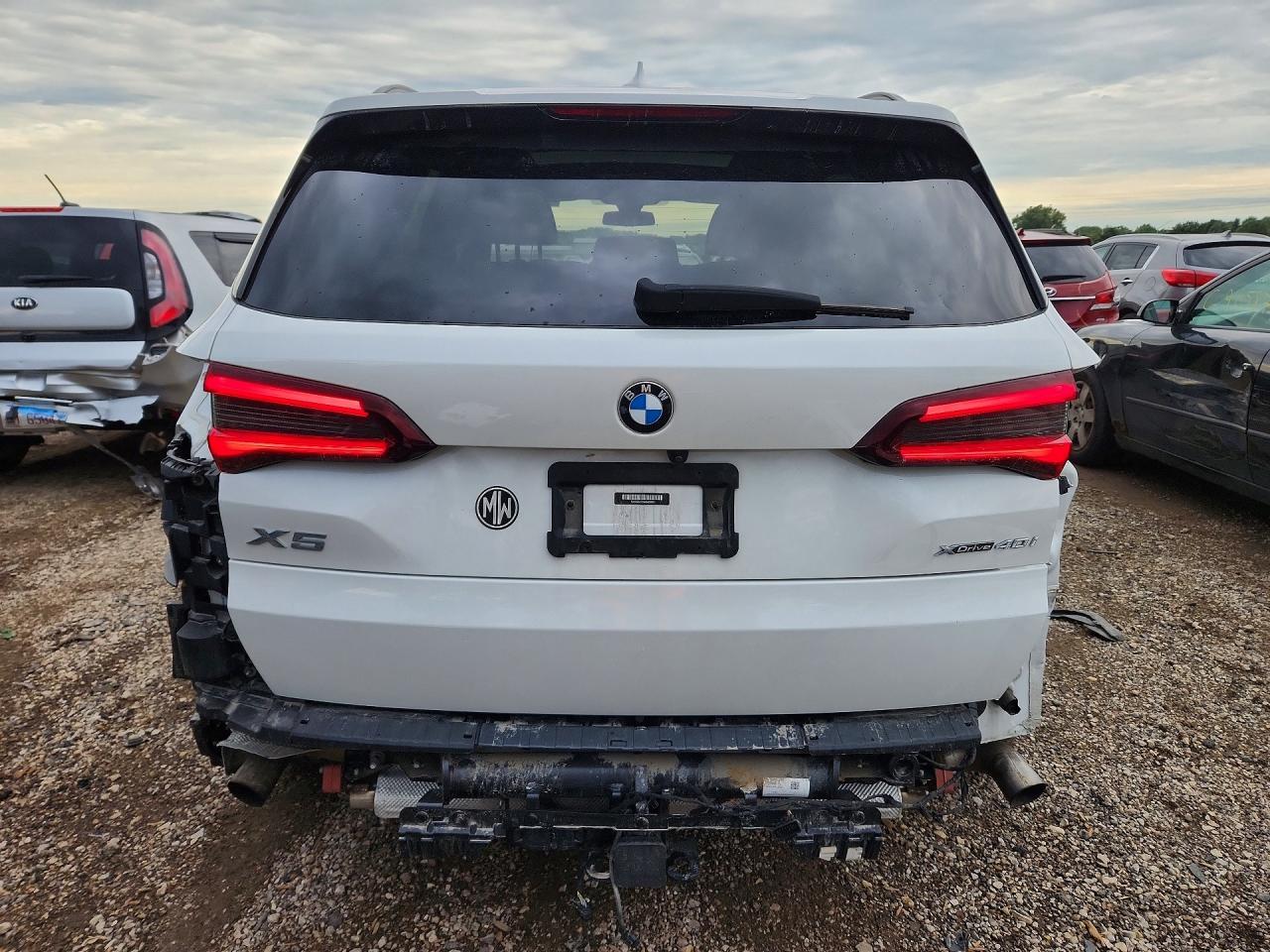 2022 BMW X5 xDrive40I - zdjęcie 6