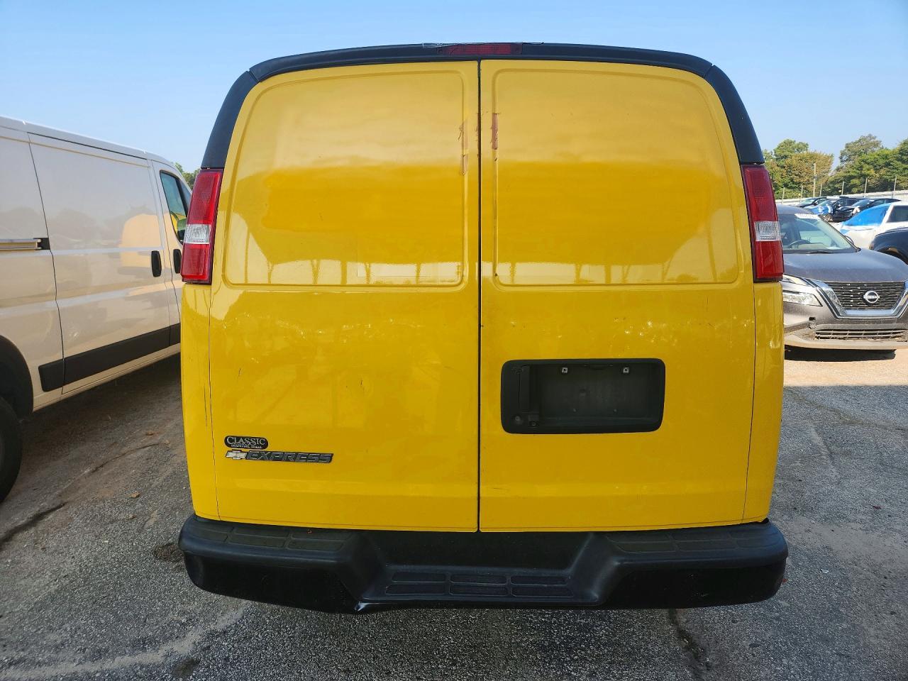 2020 Chevrolet Express G2500 - zdjęcie 6