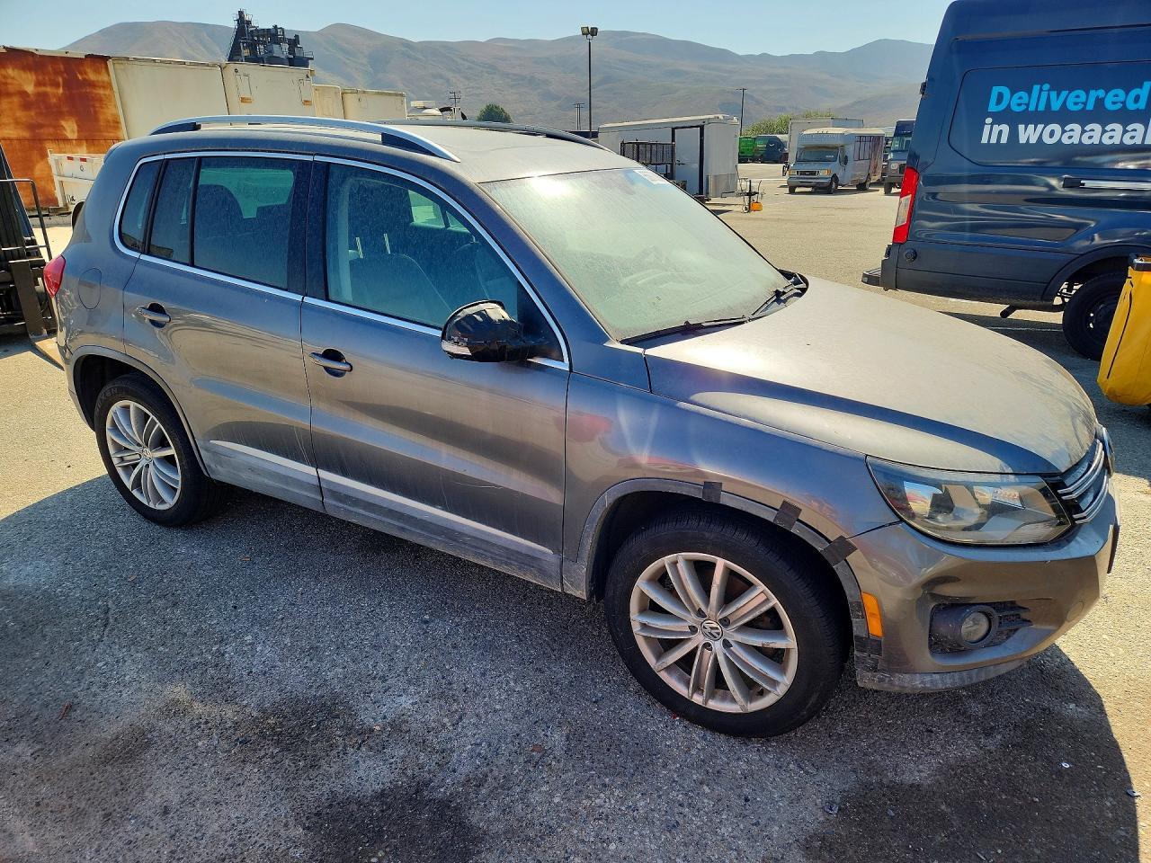 2016 Volkswagen Tiguan S - zdjęcie 4
