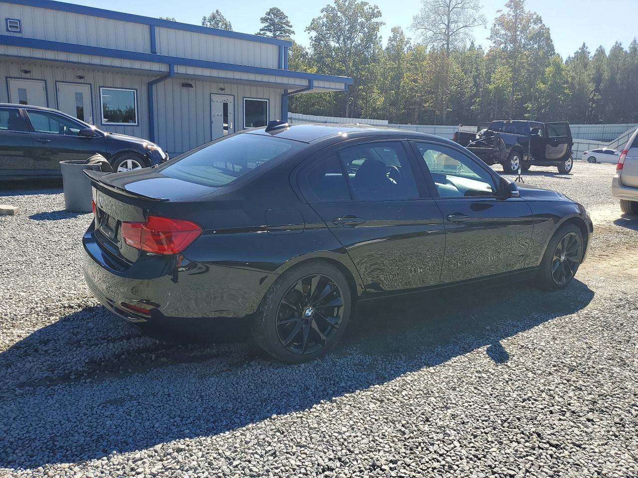 2018 BMW 320 I - zdjęcie 3