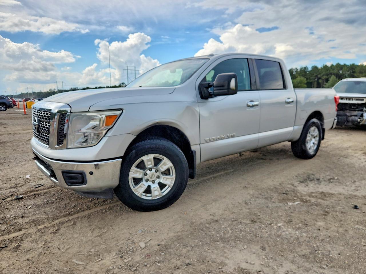 2018 Nissan Titan Sv - zdjęcie główne