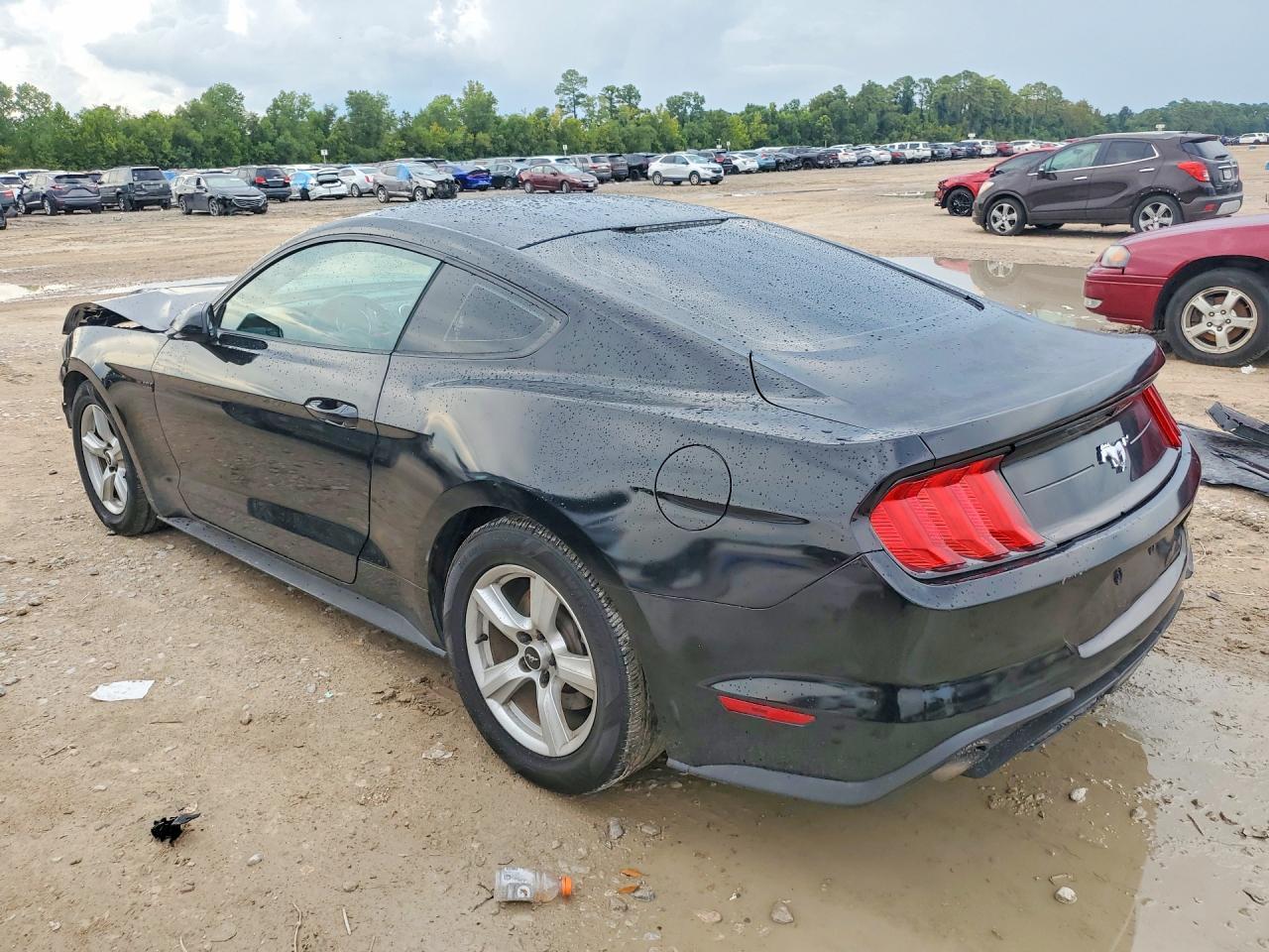2018 Ford Mustang - zdjęcie 2