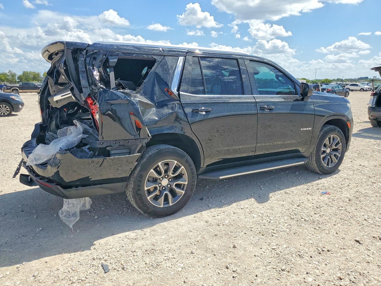 2024 Chevrolet Tahoe K1500 Ls - zdjęcie 3