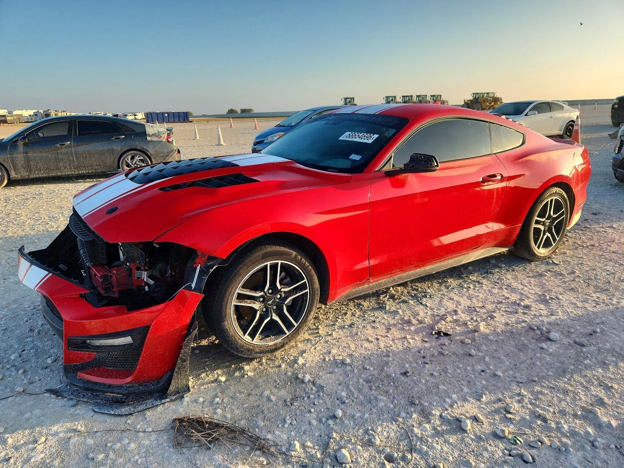 2022 Ford Mustang - zdjęcie główne