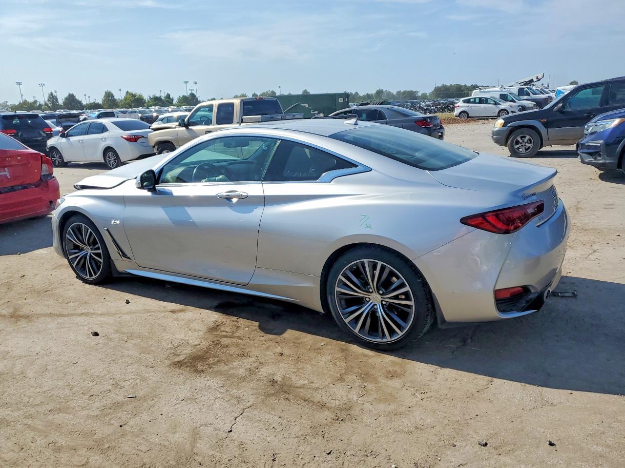 2018 Infiniti Q60 3.0T Luxe - zdjęcie 2