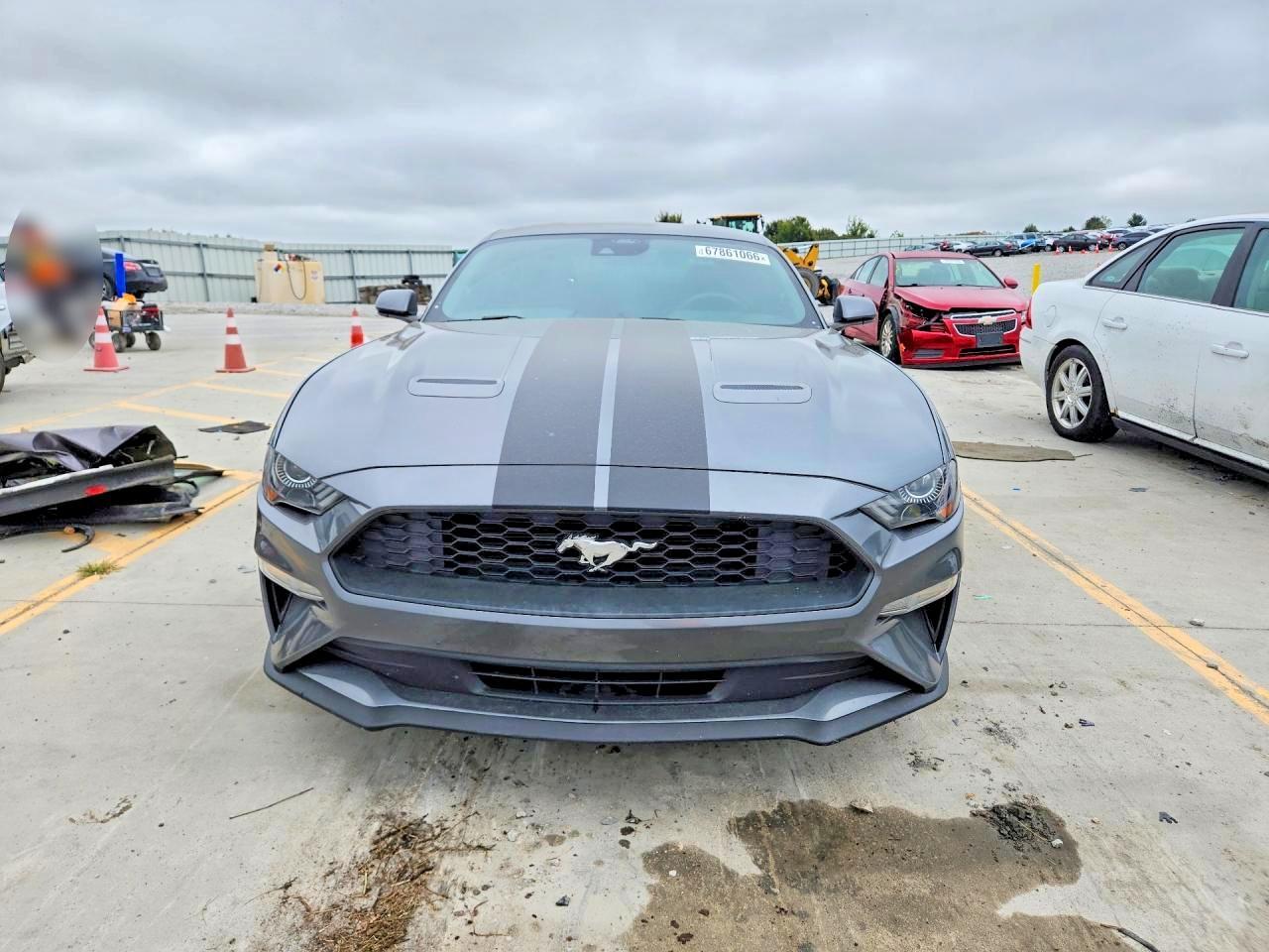 2022 Ford Mustang - zdjęcie 5
