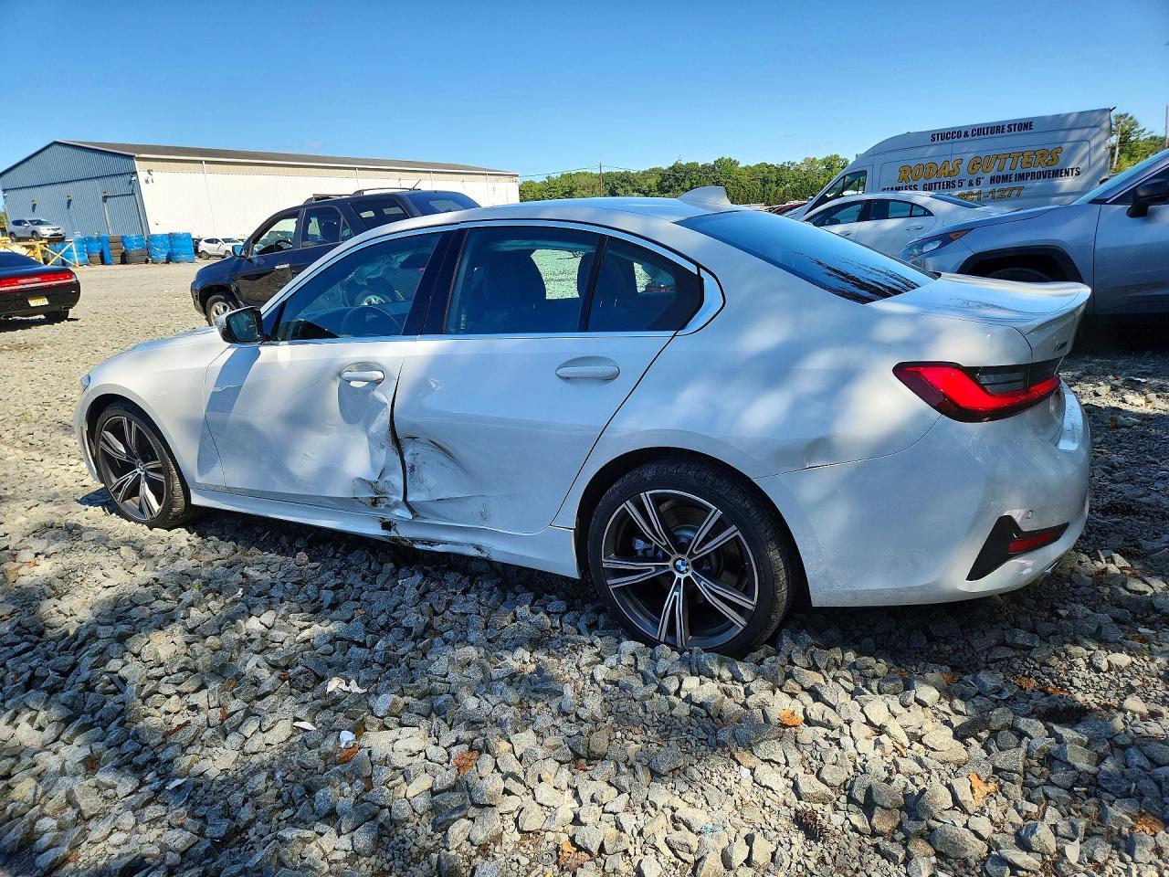 2021 BMW Seria 3 330i - zdjęcie 2