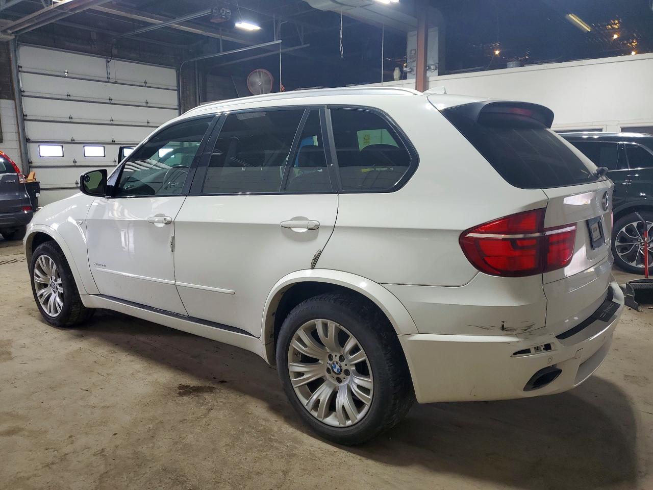 2013 BMW X5 xDrive50I - zdjęcie 2