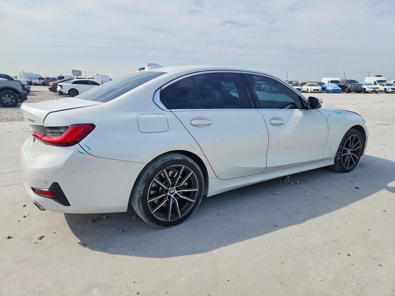 2021 BMW 330I - zdjęcie 3