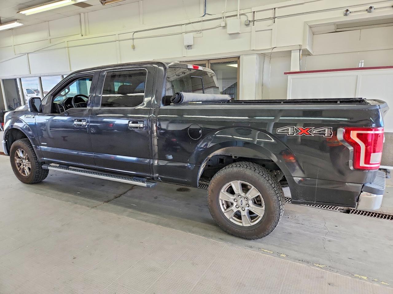 2015 Ford F150 Supercrew - zdjęcie 2