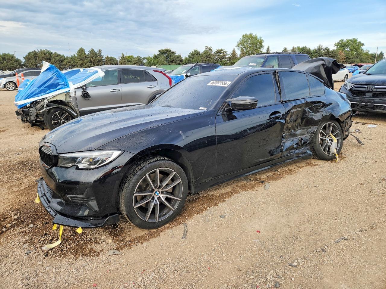 2021 BMW Seria 3 330i - zdjęcie główne