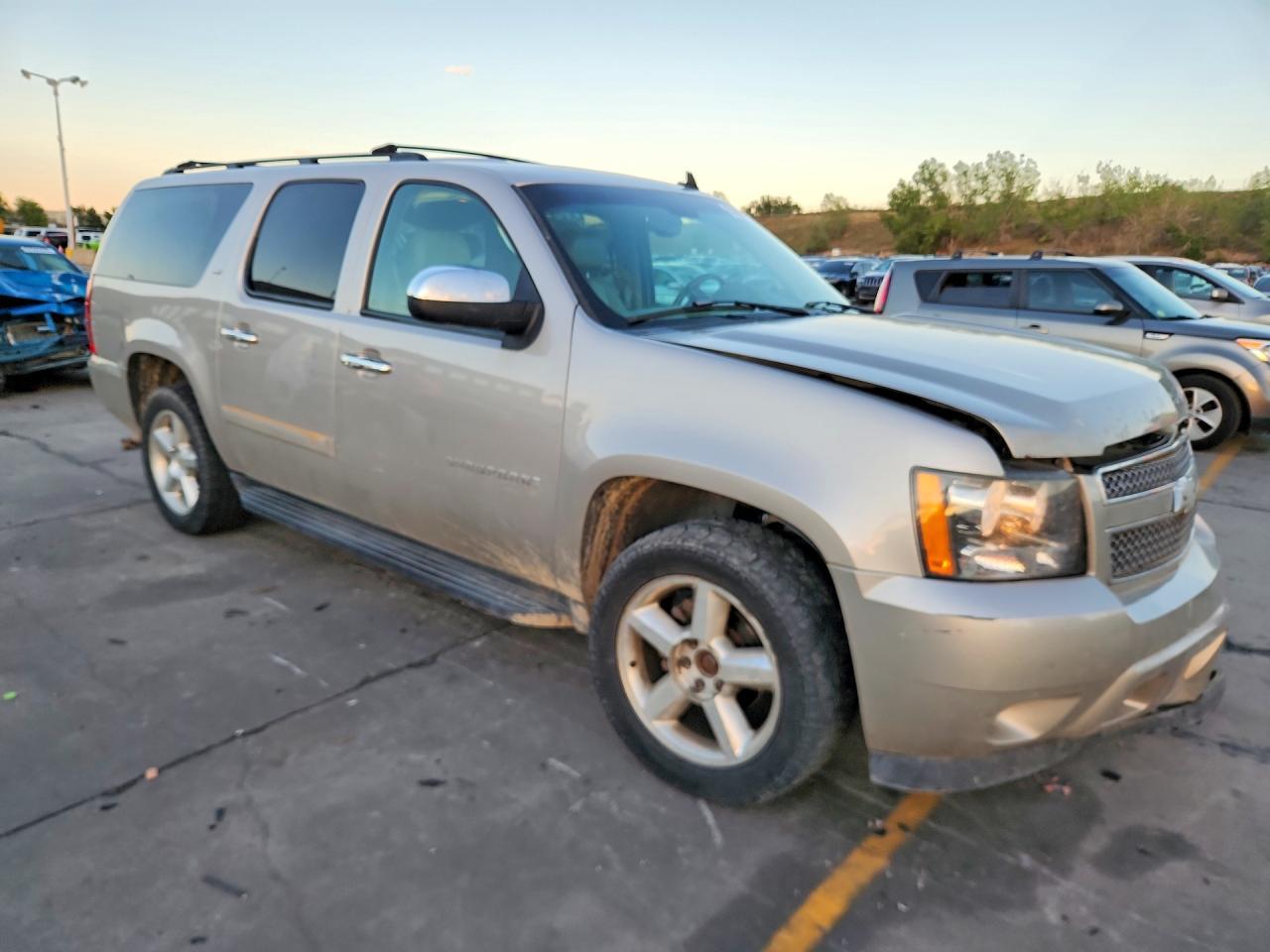 2023 Chevrolet Suburban K1500 - zdjęcie 4