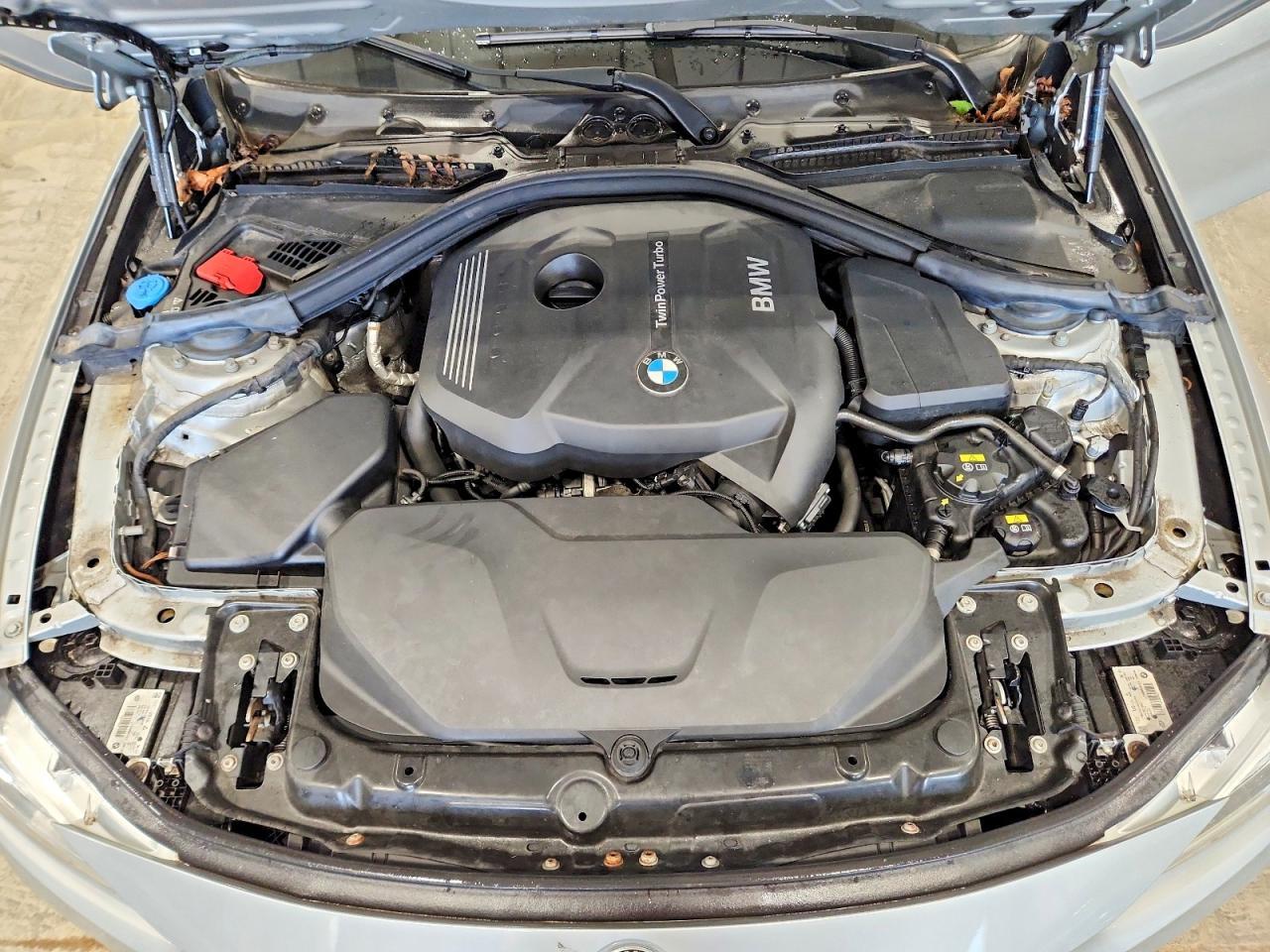2018 BMW 330 Xi - zdjęcie 11