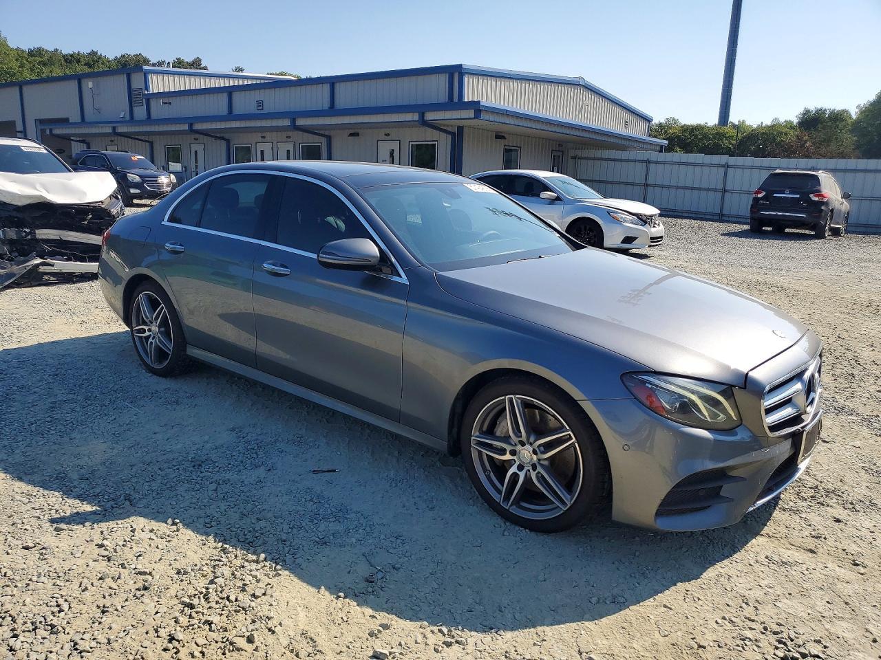 2017 Mercedes-Benz E 300 4Matic - zdjęcie 4
