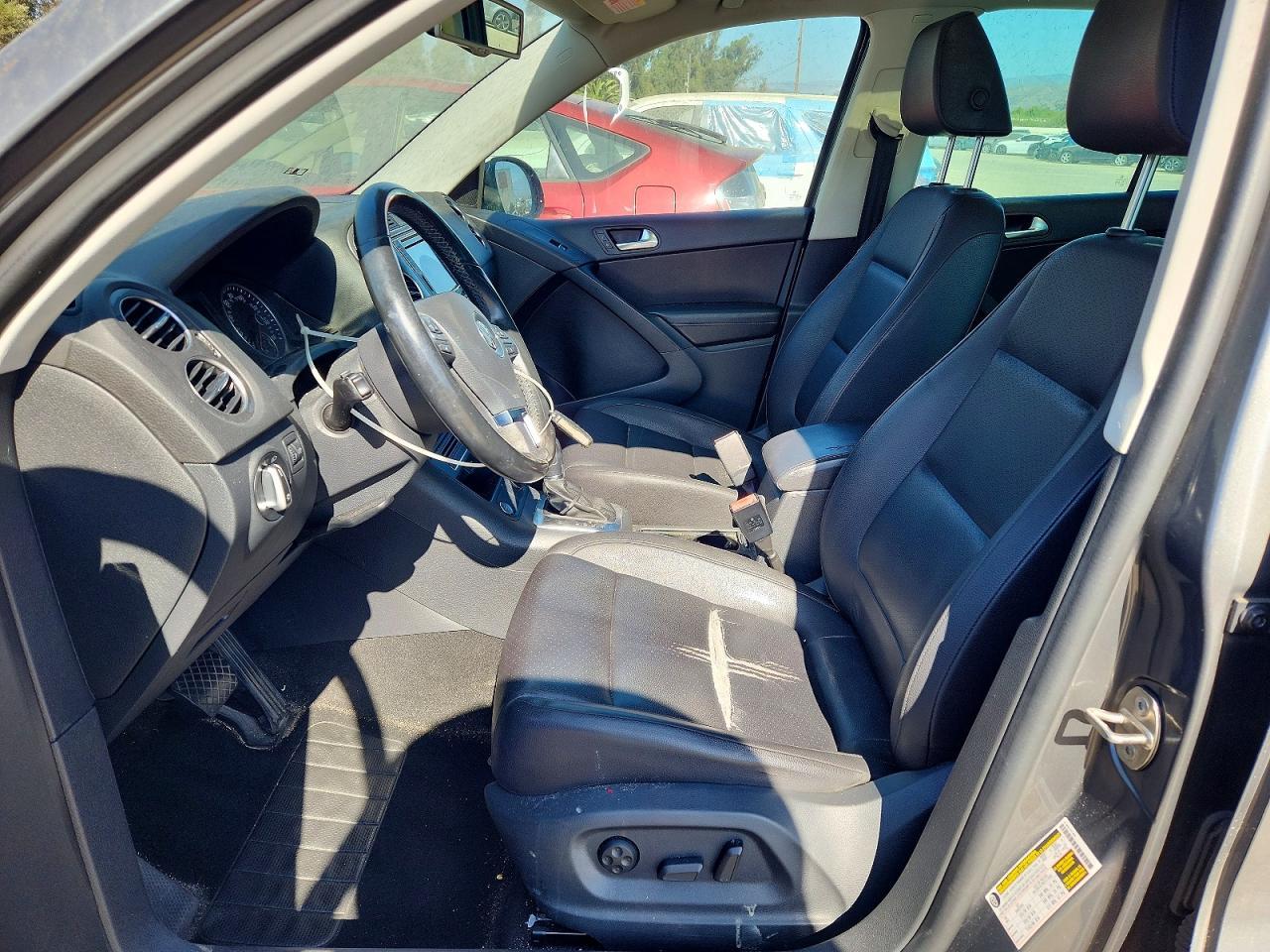 2016 Volkswagen Tiguan S - zdjęcie 7