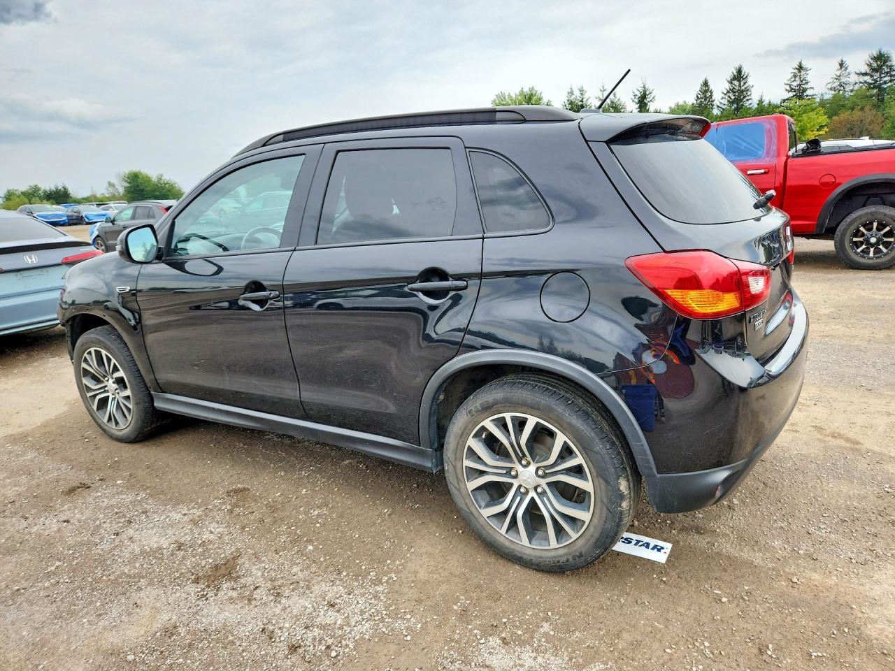 2016 Mitsubishi Rvr - zdjęcie 2